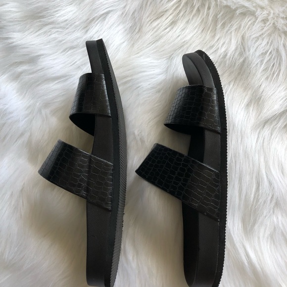 American Eagle Sandals - Picture 2 of 3